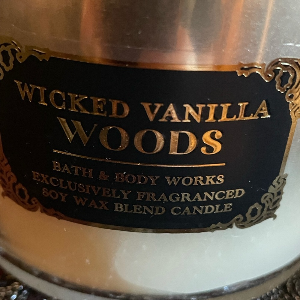 BATH & BODY WORKS NWT Wicked Vanilla Woods Candle & Coffin Wallflowers Plug-In - Picture 6 of 16